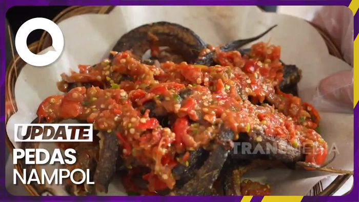 Bikin Laper: Makan Aneka Lauk Disiram Sambel Dower