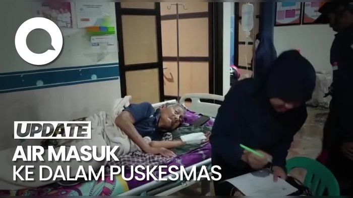 Momen Pasien di Bojo Baru Dievakuasi saat Banjir Bandang Terjang Parepare