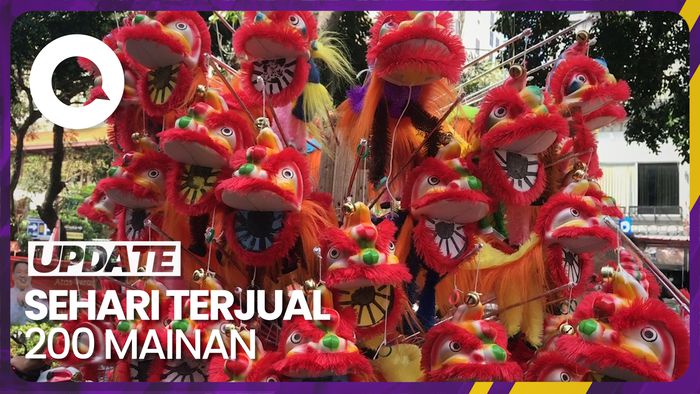 Manfaatkan Momen Imlek, Pedagang Mainan Barongsai Raup Untung