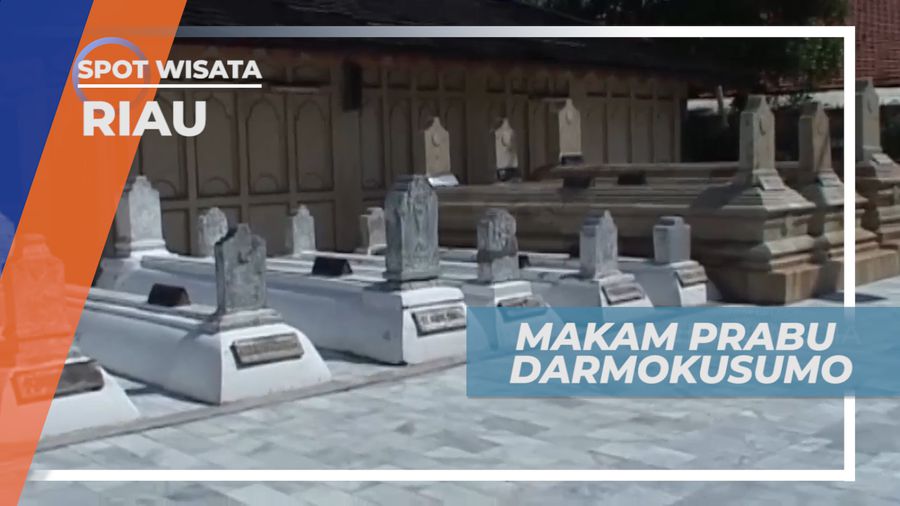 Mengunjungi Makam Prabu Darmokusumo, Riau