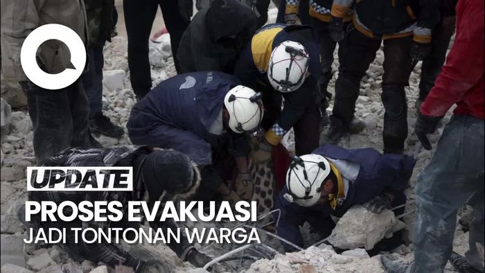 Momen Dramatis Evakuasi Bocah Suriah dari Reruntuhan, Warga Bersorak