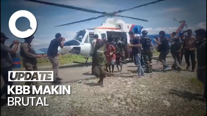 Momen TNI-Polri Evakuasi Masyarakat Paro Imbas Ancaman KKB