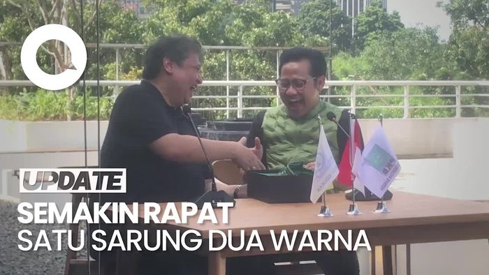 Jalan Bersama, Airlangga Beri Cak Imin Sarung Hijau-Kuning