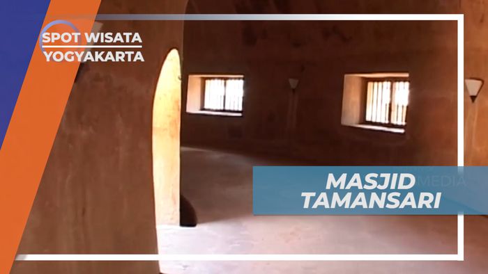 Uniknya Desain Arsitektur Masjid Tamansari, Yogyakarta