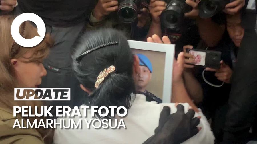 Pecah Tangis Ibunda Yosua Kala Sambo Divonis Mati