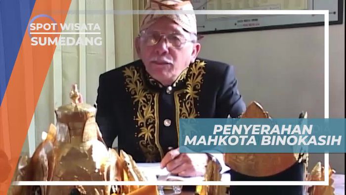 Penyerahan Mahkora Binokasih Kepada Prabu Angkawijaya, Sumedang