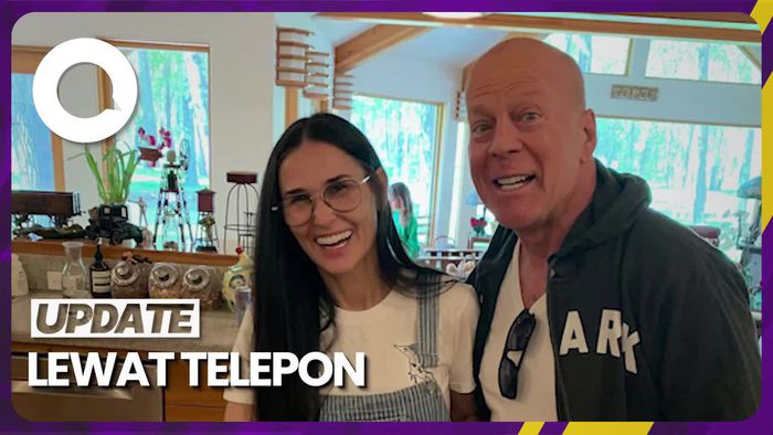 Demi Moore Terus Pantau Kondisi Bruce Willis