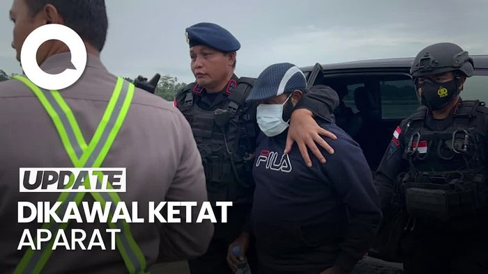 KPK Bawa Bupati Mamberamo Tengah ke Jakarta