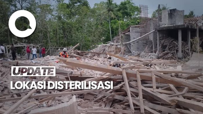 Tim Jibom Cek TKP Ledakan Petasan Maut Blitar, Warga Diminta Menjauh
