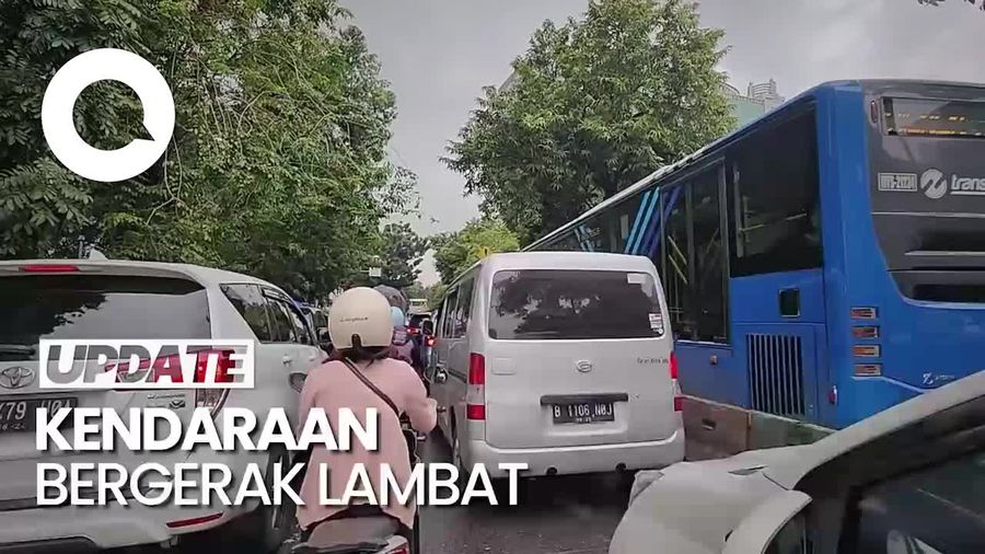 Lalin Mampang Prapatan Arah Gatot Subroto Macet Pagi Ini