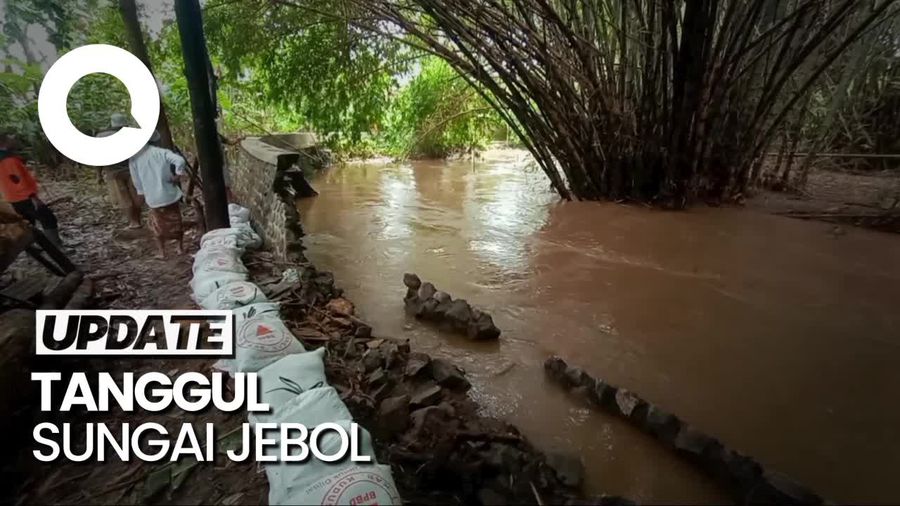 Penampakan Tanggul Sungai Dawe Kudus Jebol dan Banjiri Ratusan Rumah