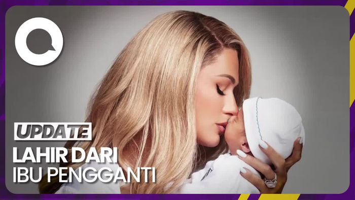 Potret Bahagia Paris Hilton Cium Anak Pertama