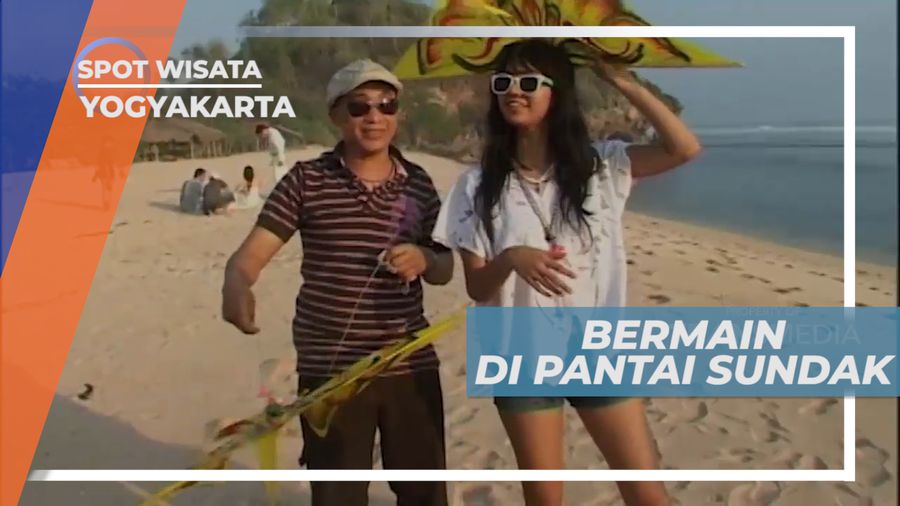 Serunya Bermain Layang-layang di Tepi Pantai Sundak, Yogyakarta