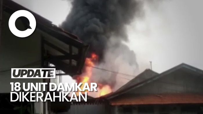 Rumah di Tanah Abang Kebakaran, Asap Hitam Membubung Tinggi