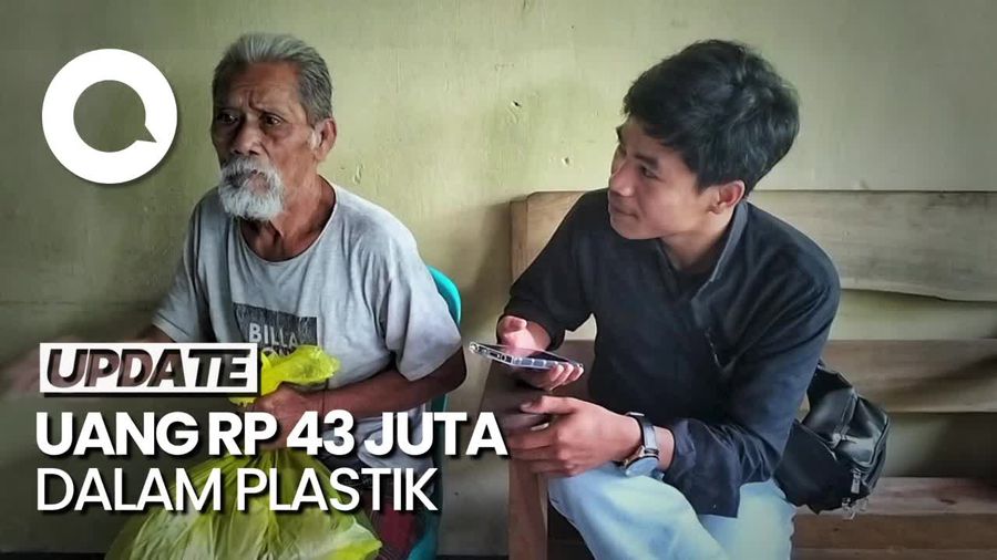  Seorang Kakek di Lombok Bawa Uang Rp 43 Juta Dalam Plastik