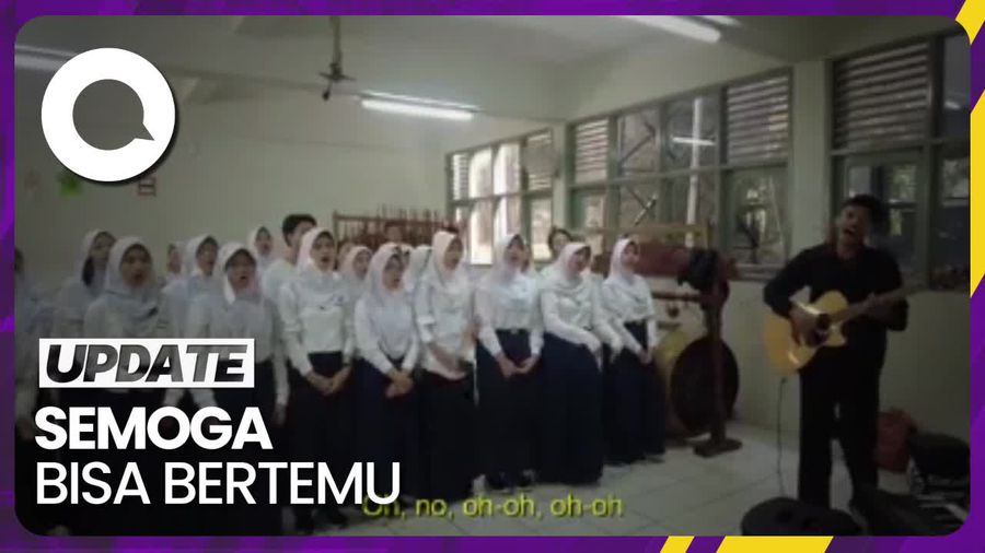 Aksi Padus Bawakan I Wanna Be Sedated Curi Atensi Marky Ramone