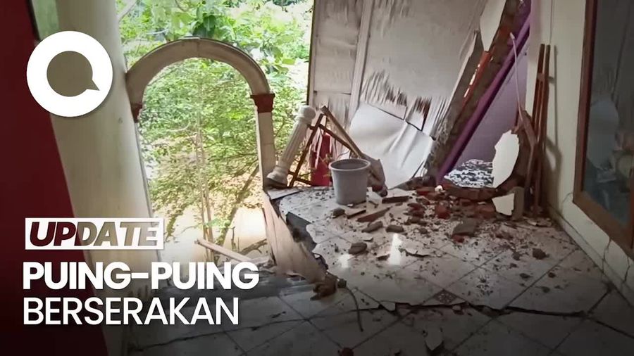 Melihat dari Dekat Penampakan Rumah Ambruk di Bidara Cina Jaktim
