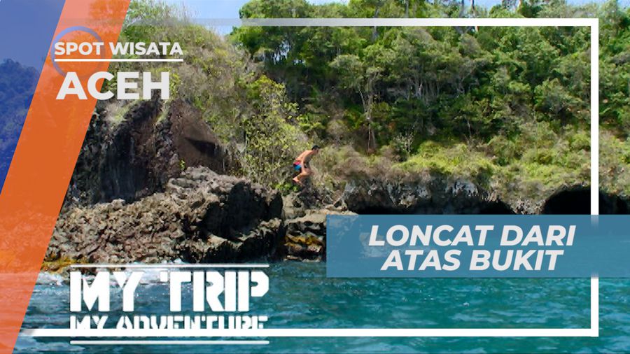 Seru-seruan Uji Nyali Melompat ke Laut dari Atas Tebing, Aceh