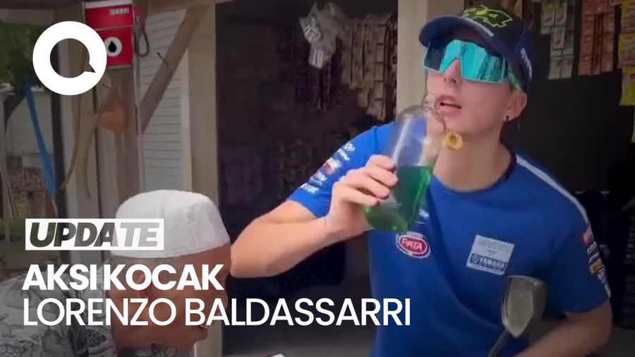 Tingkah Eks Murid Valentino Rossi Saat Beli Bensin Eceran di Lombok