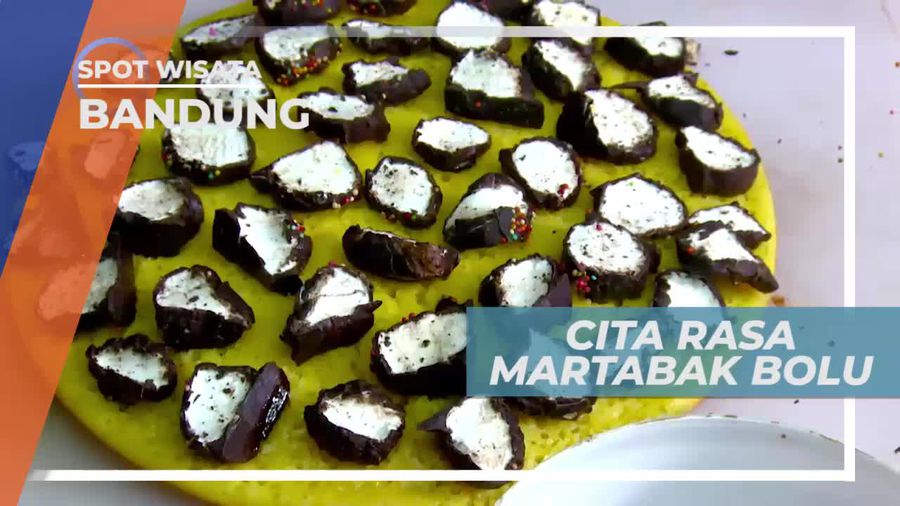 Menikmati Tekstur Lembut Martabak Bolu di Kota Bandung