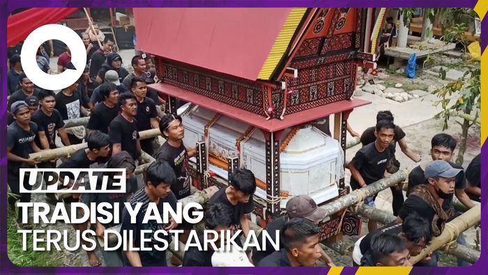 Mapalao, Tradisi Menggoyang Peti Jenazah di Toraja