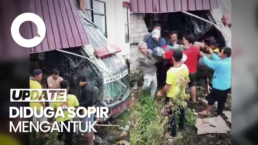 Penampakan Ambulans Pembawa Jenazah Tabrak Rumah Warga di Jambi