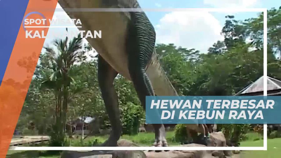 Melihat Dari Dekat Patung Dinosaurus di Samarinda