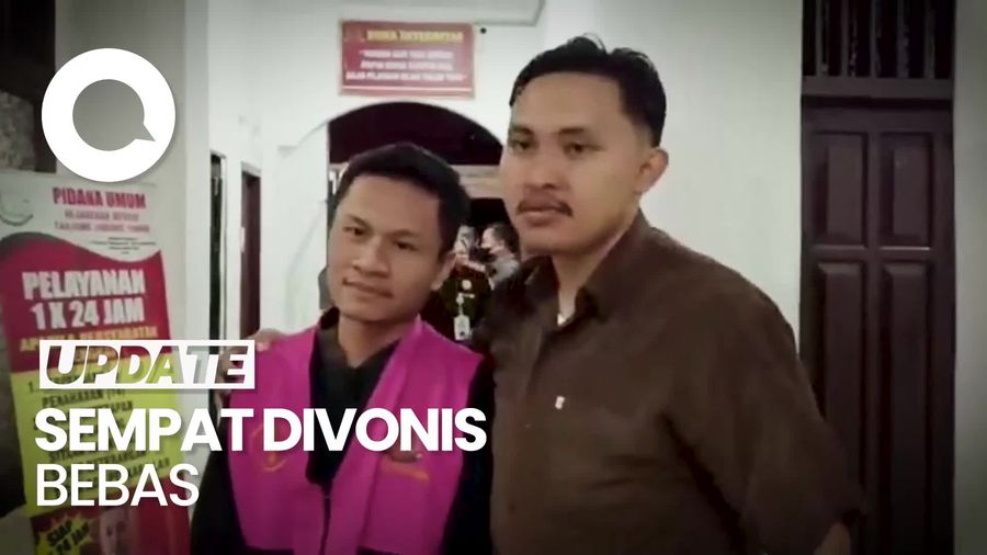 Ekspresi Senyum Eks Ketua KPU di Jambi saat Hendak Dibui di Kasus Korupsi