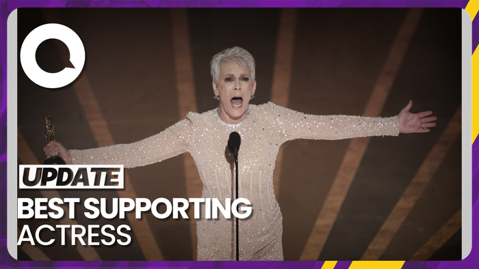 Ekspresi Bahagia Jamie Lee Curtis Menang Piala Oscar Pertama