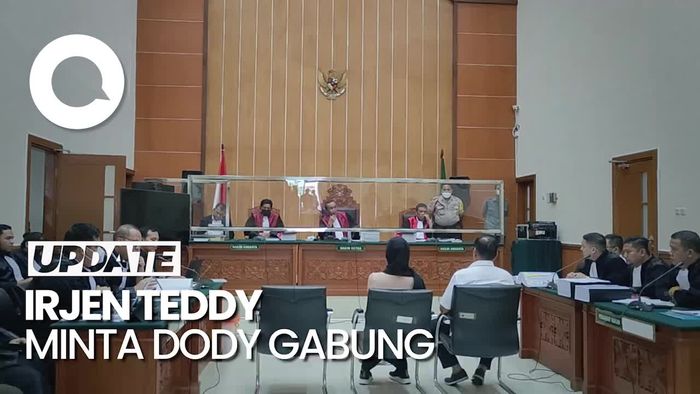 Tangis Ayah AKBP Dody Pecah Saat Cerita Ditelepon Irjen Teddy Minahasa
