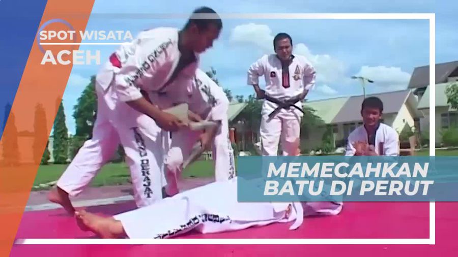 Memecahkan Batu di Atas Perut, Latihan Tarung Derajat, Aceh