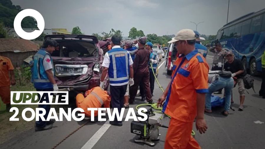 Penampakan Kecelakaan Beruntun 8 Kendaraan di Tol Semarang