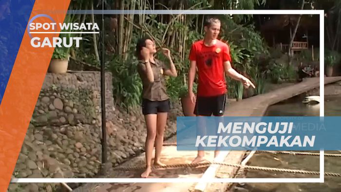Tantangan Seru Menguji Kekompakan di Kampung Sampireun Garut