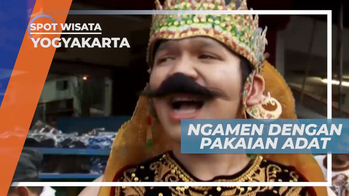 Senangnya Menghibur Orang Dengan Berperan Sebagai Tokoh Wayang, Yogyakarta