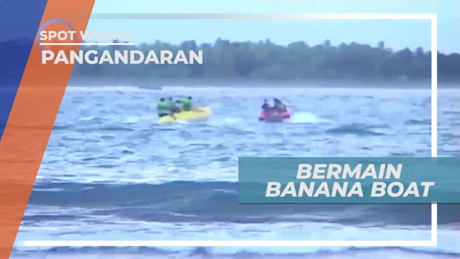 Seru-seruan Bermain Banana Boat di Pantai Batu Karas Pangandaran