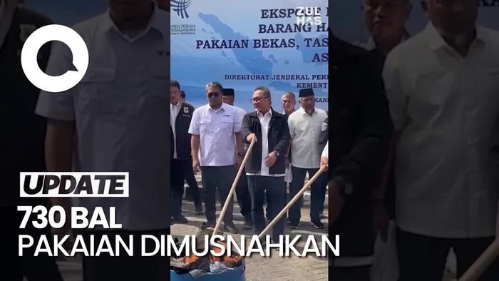 Momen Mendag Zulhas Bakar Baju-Sepatu Bekas Impor Senilai Rp 10 Miliar