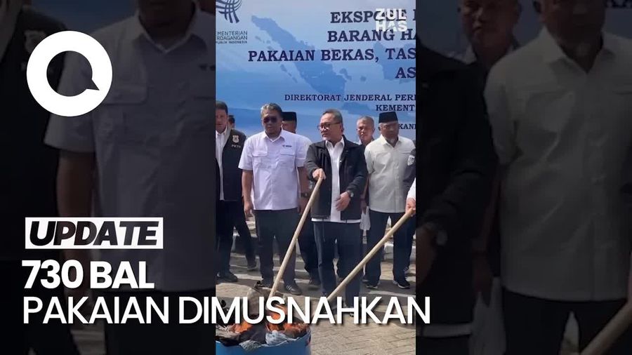 Momen Mendag Zulhas Bakar Baju-Sepatu Bekas Impor Senilai Rp 10 Miliar