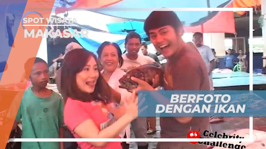 Cekrak-cekrek Berpose Seru di Pasar Ikan, Makassar