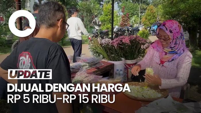Ziarah Makam Jelang Puasa, Penjual Bunga Raup Cuan