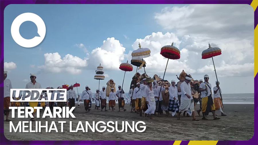 Bule Rusia Terkesan dengan Upacara Melasti di Bali