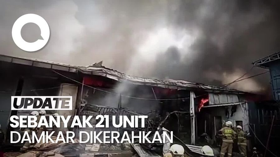 Penampakan Gudang Sembako di Cipinang Terbakar