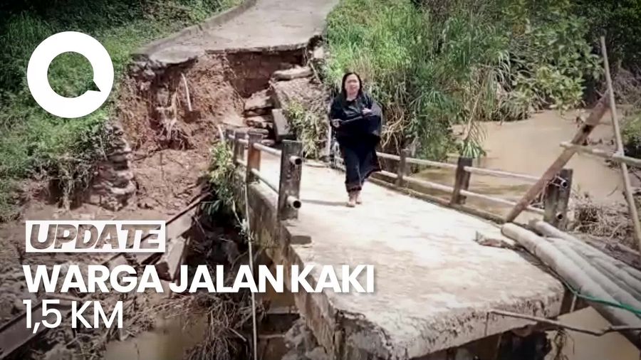 Jembatan Antar Dusun Ambruk Diterjang Arus Sungai di Mamasa