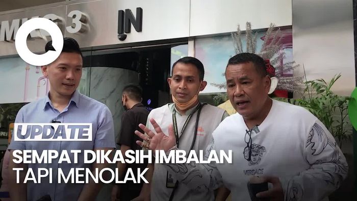 Buah Kejujuran OB Penemu Dompet Hotman Paris yang Hilang