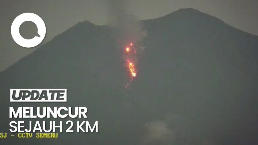 Penampakan Guguran Lava Pijar Gunung Semeru