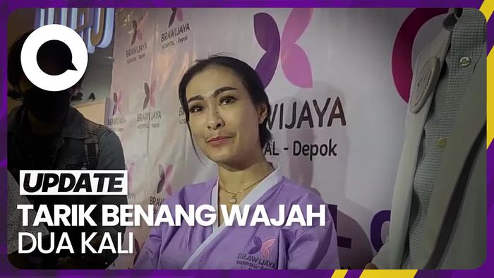 Usaha Iis Dahlia Bikin Penampilannya Awet Muda