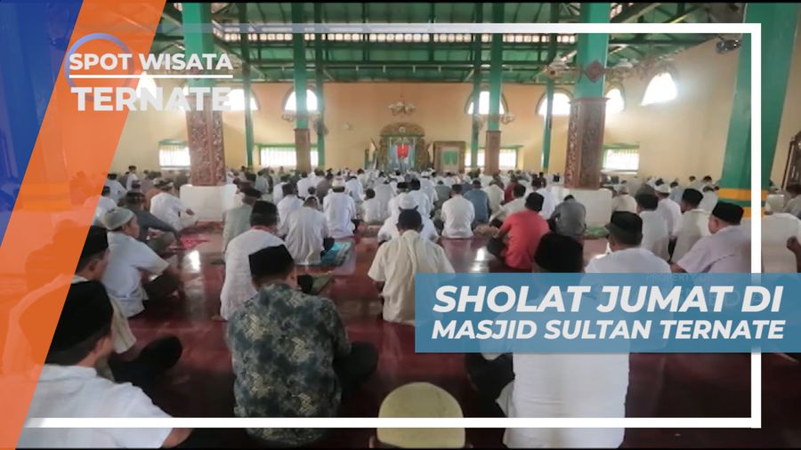 Kegiatan Menarik Menjelang Sholat Jumat di Masjid Sultan Ternate