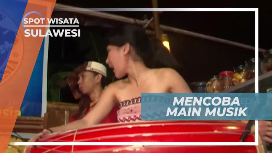Mencoba Memainkan Musik di Sanggar Pulau Selayar Sulawesi Selatan