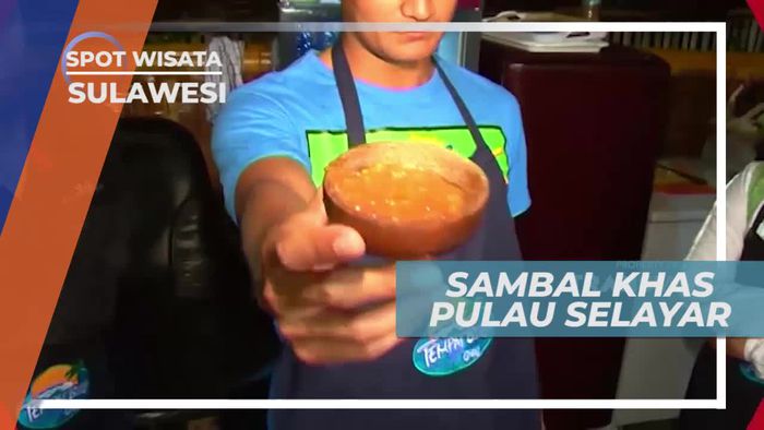 Membuat Sambal Cobek Terasi di Pulau Selayar Sulawesi Selatan