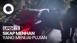 Gestur Santun Prabowo ke Jokowi Saat Numpang Mobil RI 1