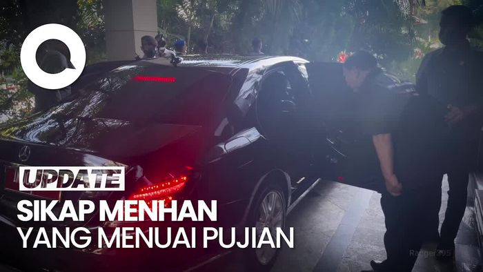Gestur Santun Prabowo ke Jokowi Saat Numpang Mobil RI 1